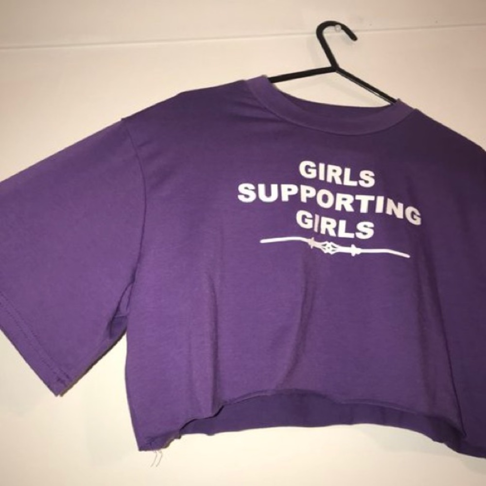 Girls supporting girls crop top